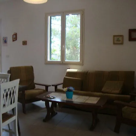 Viale Dei Pini Apartment Alliste